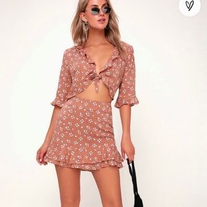 NWOT Lulus Tie Front Crop Top Flowered Blouse Small